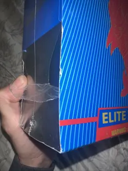 Pokemon Sword & Shield Elite Trainer Box (172-80670). Tear In Plastic 820650104459 - Image 3