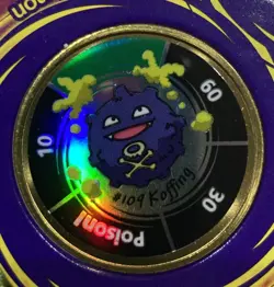1999 Hasbro Pokemon Battling # 109 Koffing Gold Coin Game Nintendo RARE - Image 1