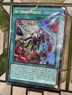 Yugioh SKY STRIKER Legendary Modern Deck - Image 1