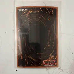 Konami Yu-Gi-Oh! TCG Dark Magician Ultra Rare SDY-006 Yugi ATK 2500 DEF 2100 - Image 2