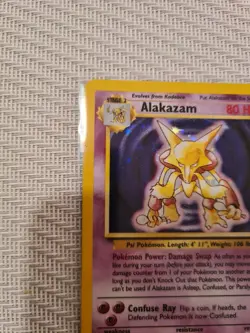 Pokemon Alakazam Card 1/102 Unlimited Holo Rare, Base Set - Image 3