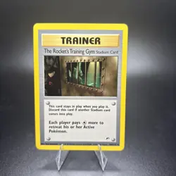 The Rocket's Training Gym 104/132 Gym Heroes Pokemon Vintage NEAR MINT -g - Image 1