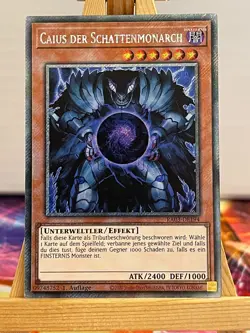 Caius Der Schattenmonarch RA03-DE194 Platinum Secret Rare Deutsch NM YUGIOH - Image 1