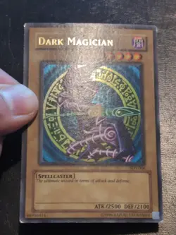 Yu-Gi-Oh! ULTRA RARE CARD DARK MAGICIAN SDY-006 WAVY PRINT MP - Image 2