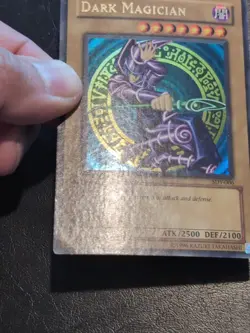 Yu-Gi-Oh! ULTRA RARE CARD DARK MAGICIAN SDY-006 WAVY PRINT MP - Image 4