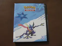Ultra Pro Pokemon Sammelalbum 4 Pocket Portfolio Greninja 96 Karten - Image 1