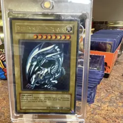 Blue-Eyes White Dragon SDK-001 Starter Deck Kaiba Ultra Rare Holo Konami 1996 - Image 5