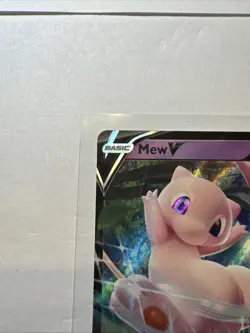 Pokemon Mew V Ultra Rare 069/189 2020 Darkness Ablaze NM - Image 2