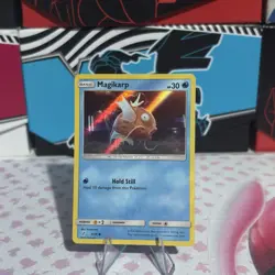 Pokemon - Magikarp 8/18 Detective Pikachu Holo LP - Image 1