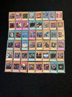 Konami Yu-Gi-Oh! CCG Card Lot - 160 Cards - Dark Magician, Blue-Eyes, Red-Eyes - Image 4