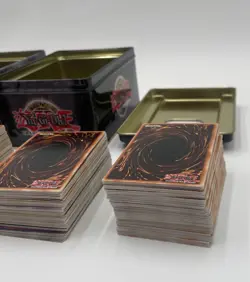Yugioh Common bulk card lot W/ 2 Collectors Tin - Image 5