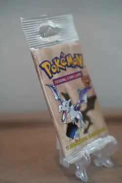 Pokemon WOTC Fossil Unlimited Booster Pack Vintage Sealed TCG Aerodactyl - Image 4