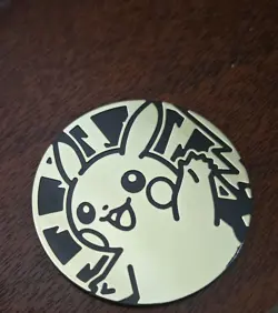 Pokemon Plastic Flip Coin LARGE – PIKACHU gold - Image 1