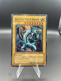 Yugioh SD Kaiba Evolution BLUE-EYES WHITE DRAGON Super Rare SKE-001 HP Crease - Image 1