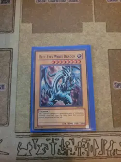 YUGIOH BLUE-EYES WHITE DRAGON SKE-001 SUPER UNLIMITED ED LP VER. 1 - Image 1