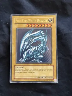 Yu-Gi-Oh! Konami Blue-Eyes White Dragon Ultra Rare SDK-001 Unlimited English #32 - Image 1