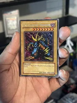 Yugioh Tri-Horned Dragon LOB-000 Secret Rare Reverse Holo Bleed Error Original - Image 2
