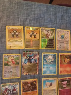 2008-2018 Pokemon Foil/hologram Mixed Lot Of (31) Cards - Image 2