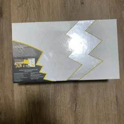 Pokemon TCG: Celebrations Ultra-Premium Collection Box (2021) 820650829147 - Image 3