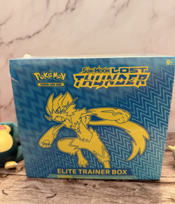 Pokemon TCG: SM - Lost Thunder (SM8) ETB Slight tear - Image 3