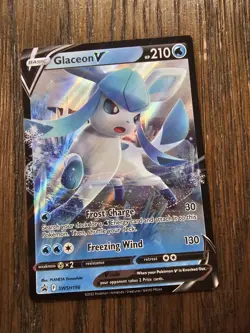 Glaceon V SWSH196 SWSH: Sword & Shield Promo Cards Holo - Image 1