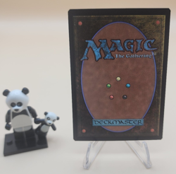 Displacer Kitten 2506 Foil Secret Lair Black Lights & Dark Dungeons D&D - Image 2