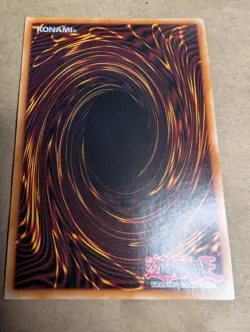 Yu-Gi-Oh! TCG Blue-Eyes White Dragon Light DPKB-EN001 1996 Ultra Rare Halo - Image 2