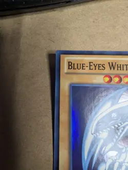 Yu-Gi-Oh! TCG Blue-Eyes White Dragon Light DPKB-EN001 1996 Ultra Rare Halo - Image 4