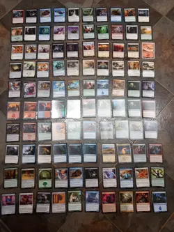 MAGIC THE GATHERING BUNDLE approx 100 BULK JOB LOT CARDS. LOT C - Image 1