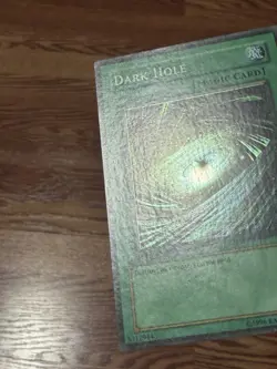 LP* Dark Hole (Magic) LOB-052 The Legend of Blue Eyes White Dragon 1st Edition - Image 2