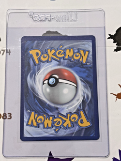 Pokemon (2021) Fusion Strike Mew V 113/264 NM/M - Image 3