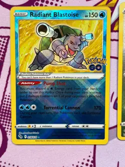 Pokemon GO - Radiant Eevee SWSH230, Radiant Venusaur, Radiant Blastoise - NM - Image 2