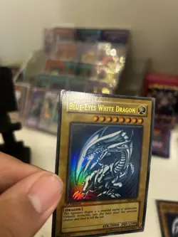 Yu-Gi-Oh Blue-Eyes White Dragon SDK-001 2002 1st Edition Ultra Rare Asia English - Image 2