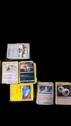 Pokemon Card Lot 500 Cards with Holo/Rev Holos, 50 Trainers/50 Energy/400 Common - Image 1