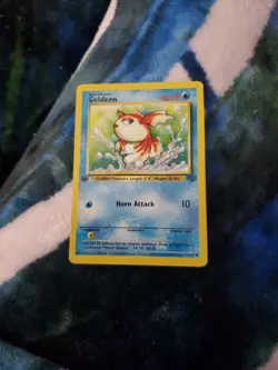 GOLDEEN - 1st EDITION - 53/64 JUNGLE POKEMON CARD - - Image 1