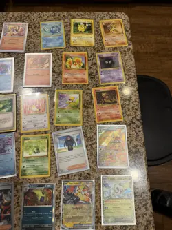Pokemon TCG - Bulk Lot! - See Pictures - Image 4
