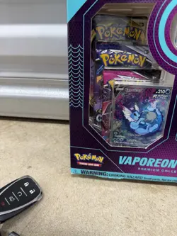 Pokemon Vaporeon VMAX Premium Collection Box Sealed Evolving Skies - Image 2