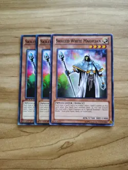 Yu-Gi-Oh! - Skilled White Magician 3X - Complete Playset - Image 1