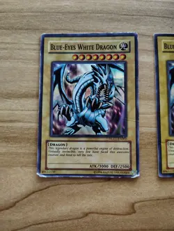 Yu-Gi-Oh! - Blue Eyes White Dragon 3X - Super Rare / Holo - Image 3