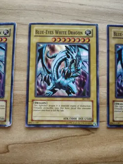 Yu-Gi-Oh! - Blue Eyes White Dragon 3X - Super Rare / Holo - Image 4