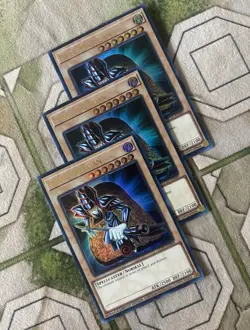YuGiOh DARK MAGICIAN Ultra Rare Play Set LC01-EN005 - Image 1