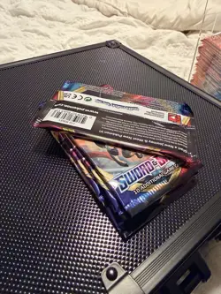 Pokemon Sword and Shield 5 Booster Pack Random Pack Art Bundle - Image 3