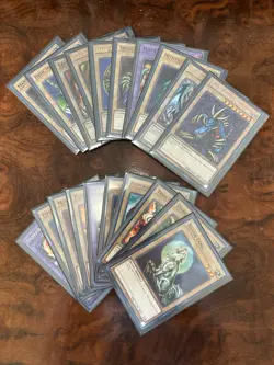 Yu-Gi-Oh Legend of Blue Eyes 25th Anniversary Complete Set Plus Extras NM - Image 1