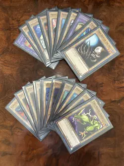 Yu-Gi-Oh Legend of Blue Eyes 25th Anniversary Complete Set Plus Extras NM - Image 2