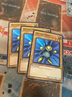 YUGIOH - OSCILLO HERO x3 - TU04 - Common - Turbo Pack - PlaySet NM - Image 1