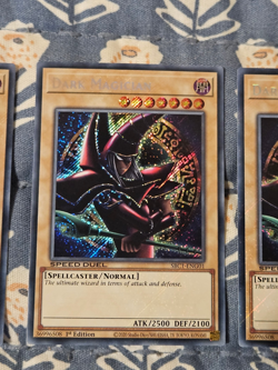 Dark Magician SECRET RARE SBC1-ENG01 Yugioh - Image 3