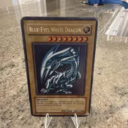 Yu-Gi-Oh! Blue-Eyes White Dragon SDK-001 Kaiba Holo Ultra Rare Unlimited - Image 1