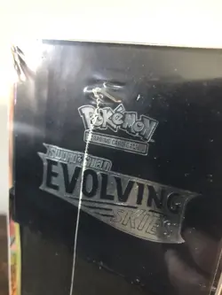 Pokemon TCG Sword & Shield Evolving Skies Elite Trainer Box (sealed) - Image 4