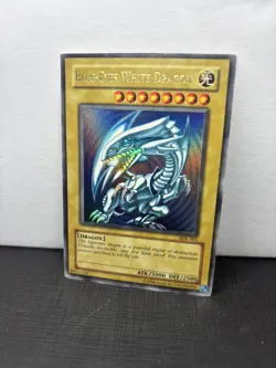 Yu-Gi-Oh! Blue-Eyes White Dragon SDK-001 Unlimited VLP Super Clean Gradeable - Image 1