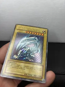 Yu-Gi-Oh! Blue-Eyes White Dragon SDK-001 Unlimited VLP Super Clean Gradeable - Image 3